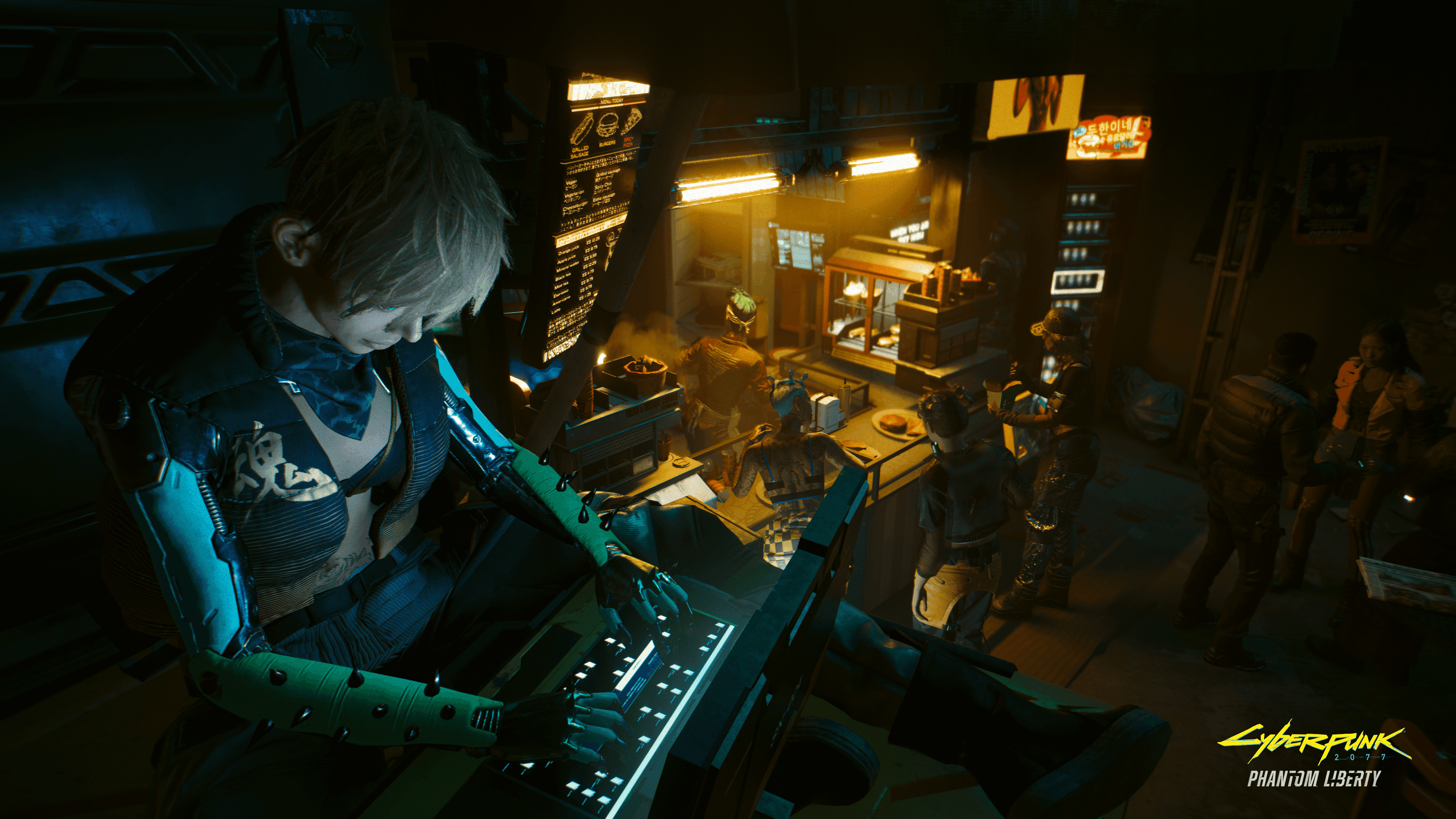 V prepara su ciberware en Dogtown, escenario de Phantom Liberty. Captura promocional oficial: CD PROJEKT RED.