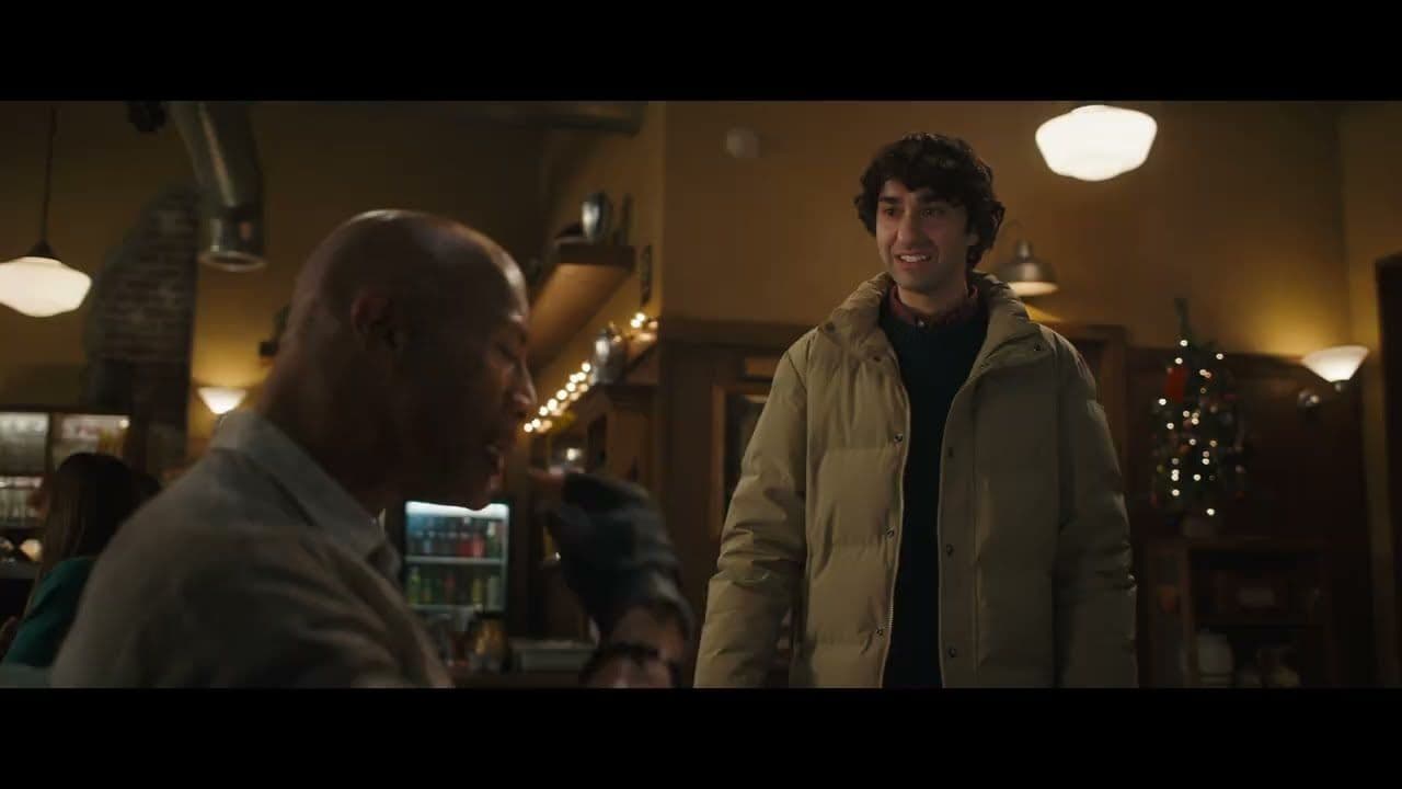 Spencer se encuentra con uno de los avatares después de que Jumanji invada el mundo real. Fotograma del tráiler oficial de Jumanji: Mundo abierto. © Sony Pictures Entertainment; uso editorial informativo.